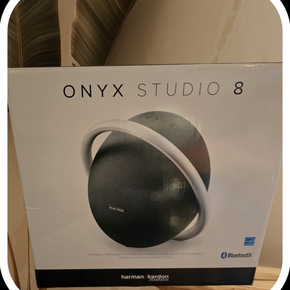 HARMON KARDON SPEAKER~ ONYX STUDIO 8-PORTABLE BLUETOOTH SPEAKER~NEW - Picture 6 of 10